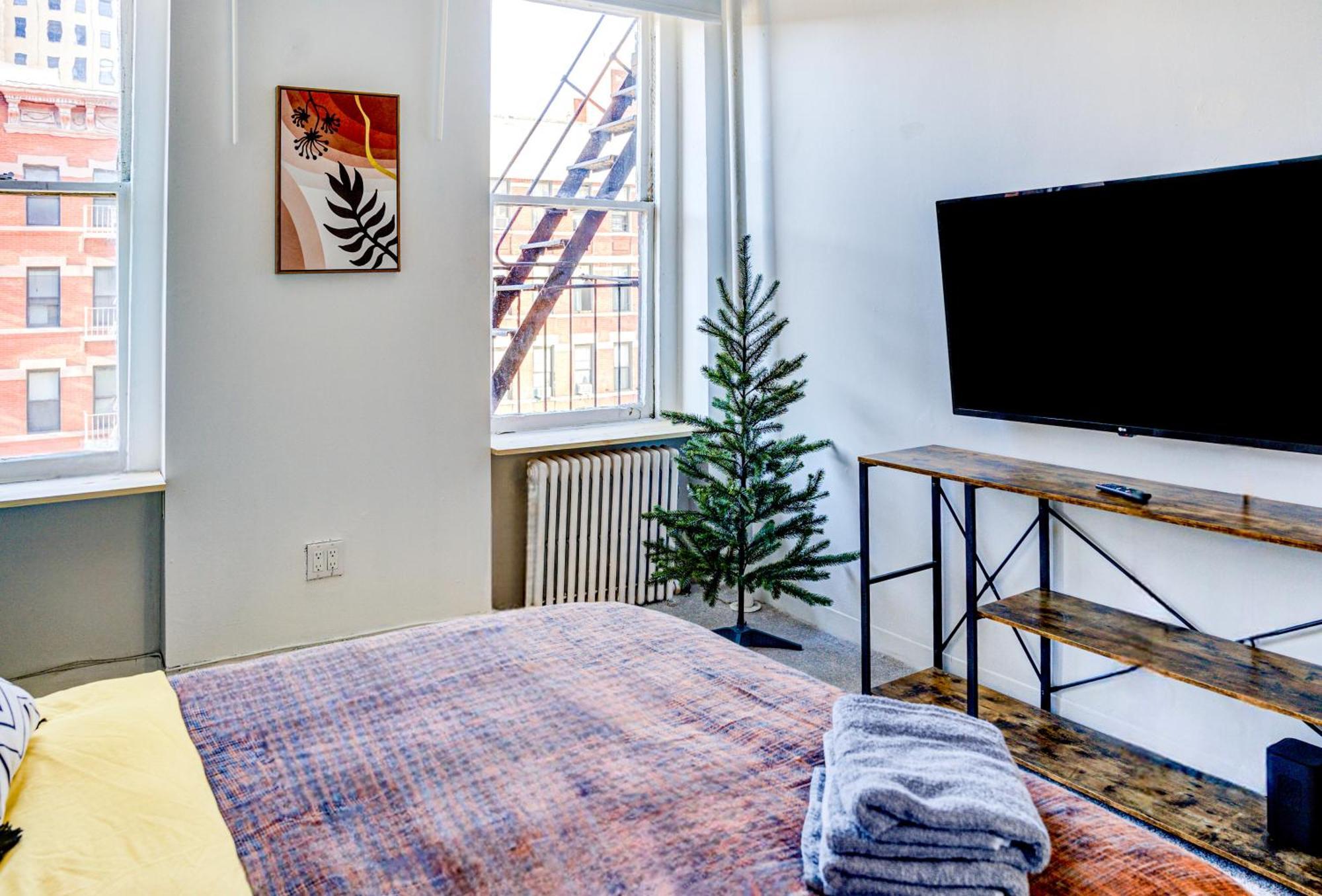 Heavenly Suites In Perfect Location Of Hell Kitchen *