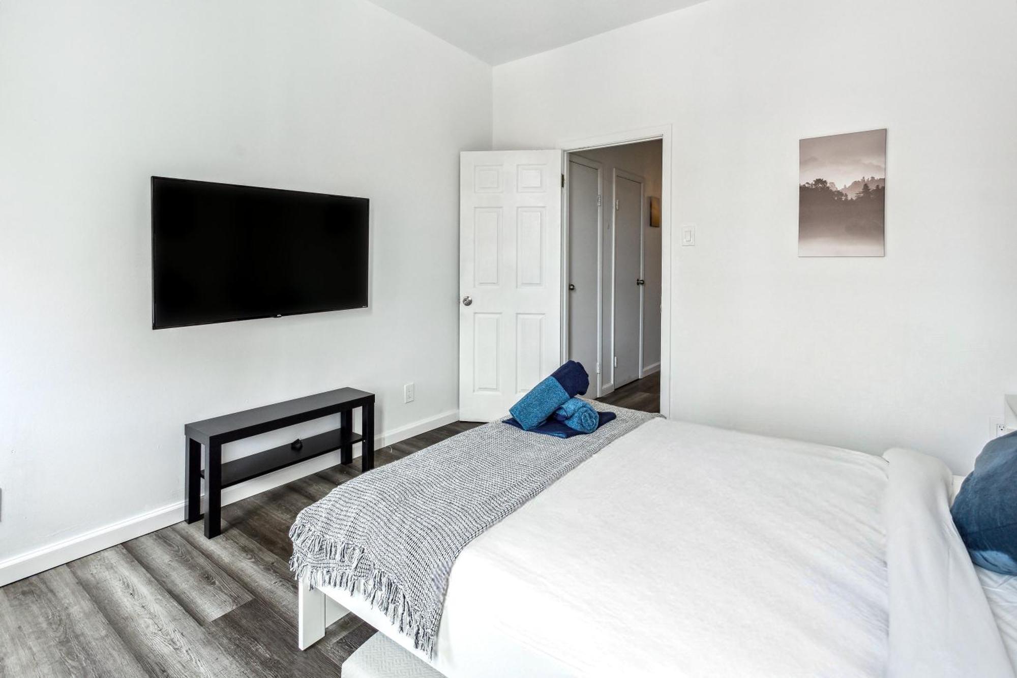Heavenly Suites In Perfect Location Of Hell Kitchen Apartment *