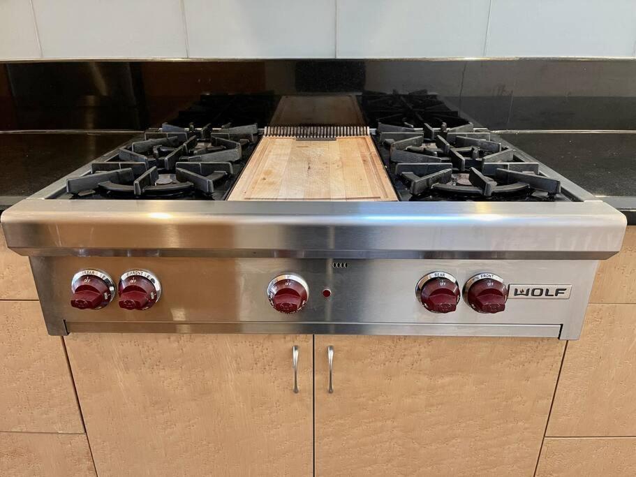 Private Townhome Near Un Holiday home New York