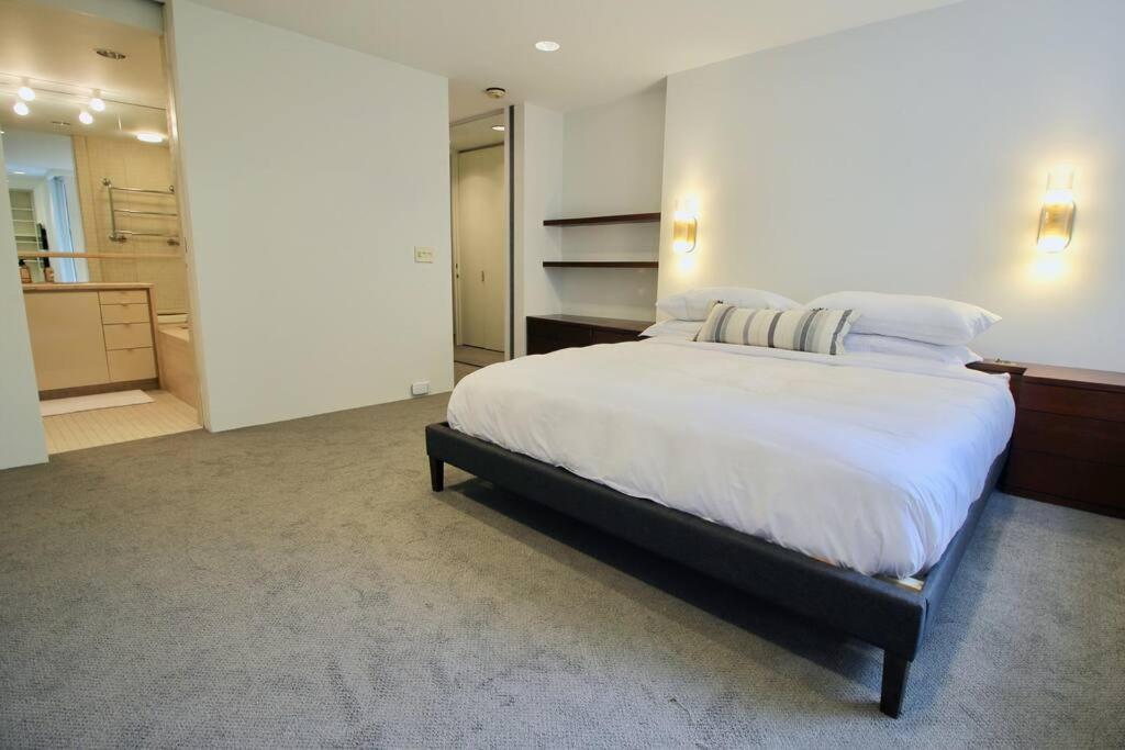 Holiday home Private Townhome Near Un