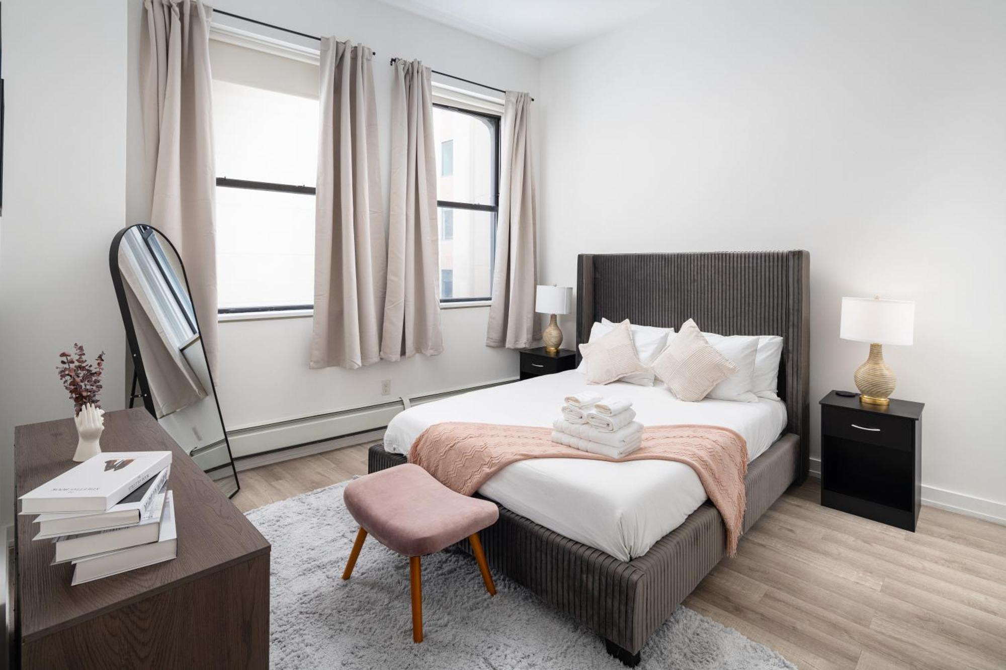 Chic 1bd With Rooftop W/d In Unit Downtown *