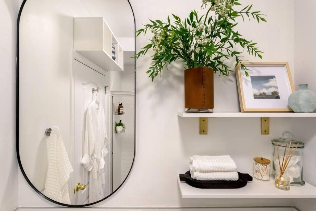 Bright Designer In Historic Harlem Apartment New York