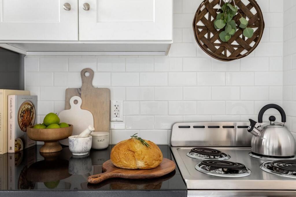 Apartment Bright Designer In Historic Harlem *