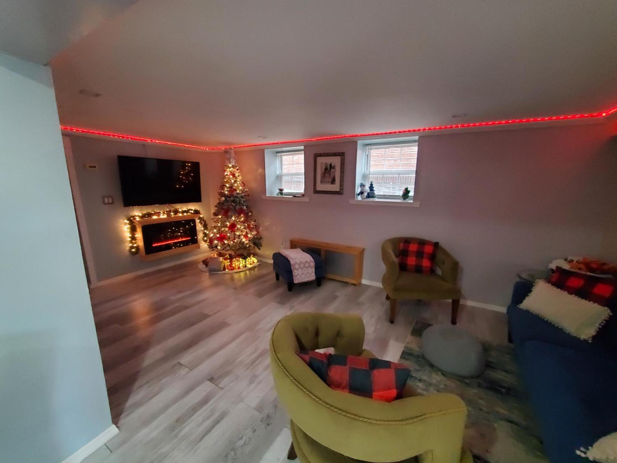 Lovely 2 Bedroom With 2 Entrance And Parking Apartment