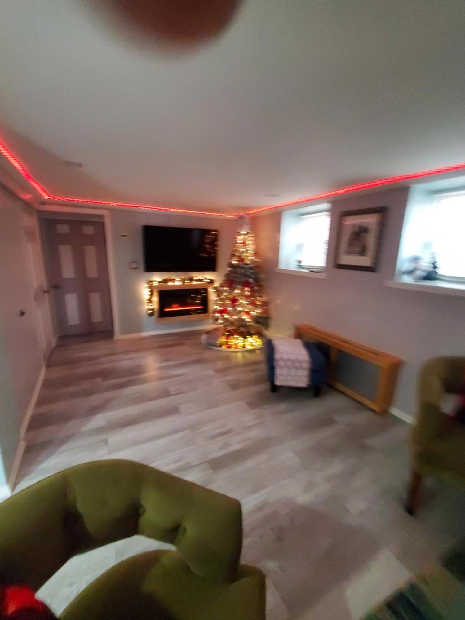 Lovely 2 Bedroom With 2 Entrance And Parking Apartment *