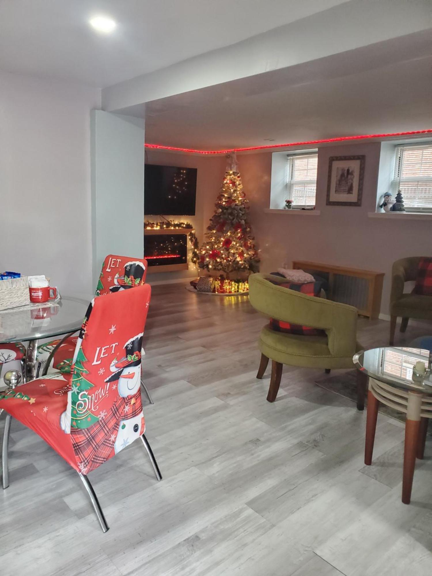 Lovely 2 Bedroom With 2 Entrance And Parking Apartment *