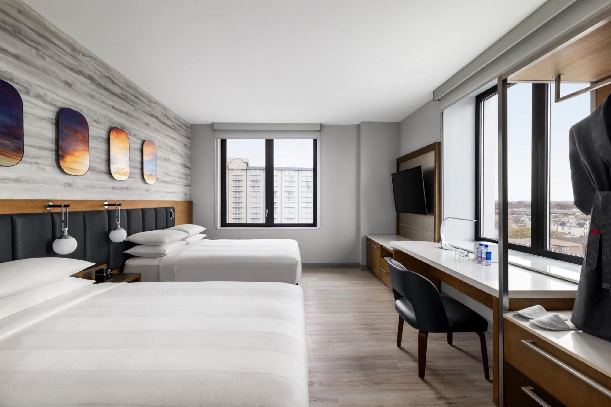 Marriott Jfk Airport Hotel 3*