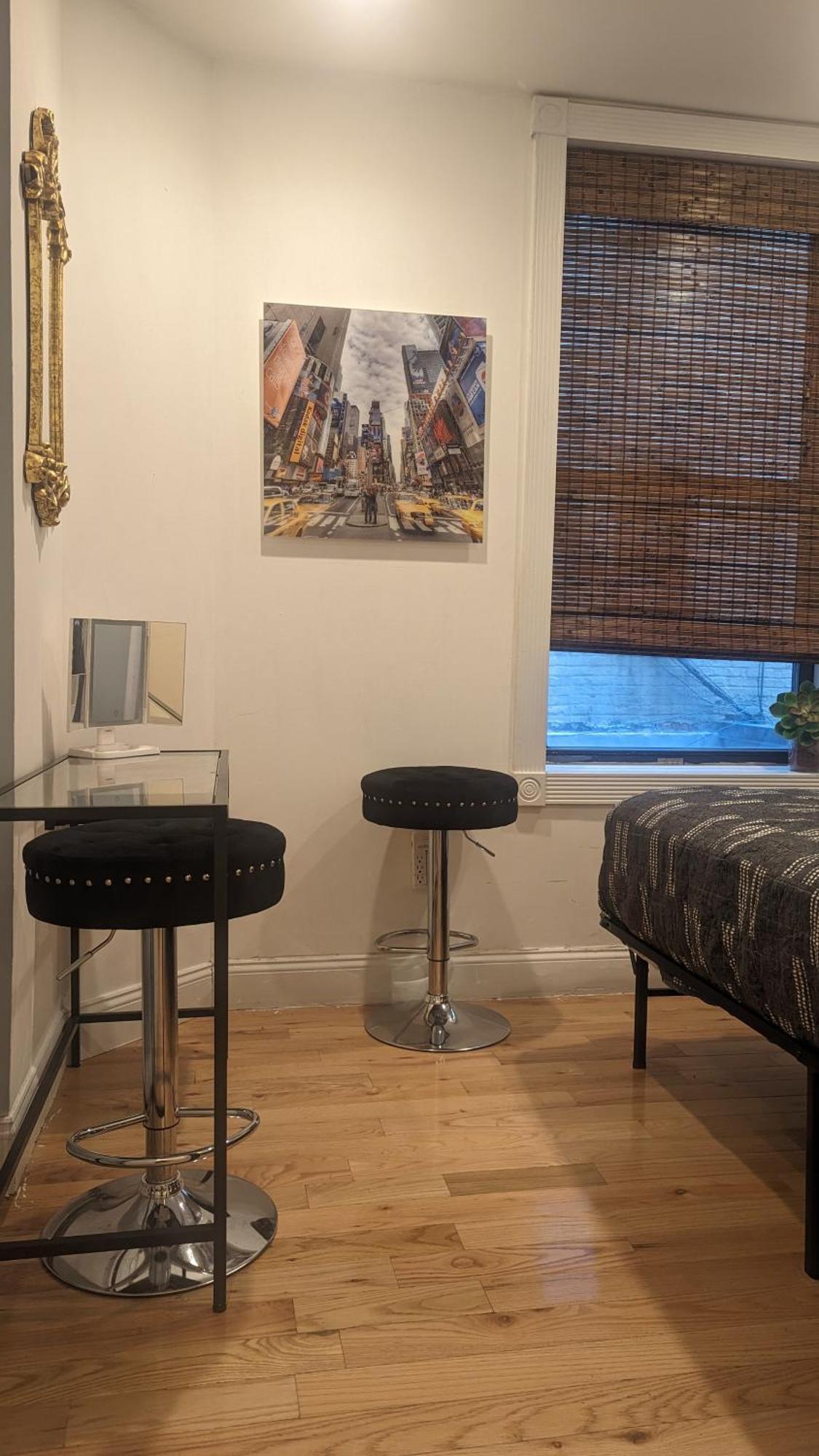 Park East And Museums Homestay
