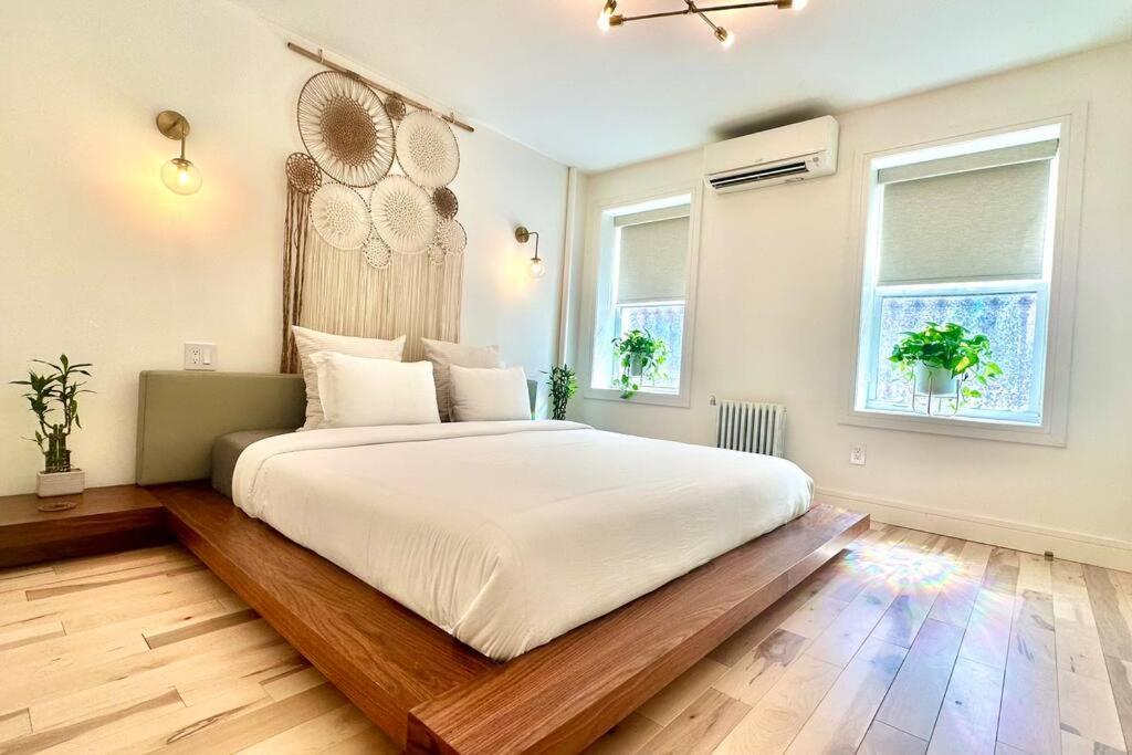 Bright, Airy, Luxe Hideaway”w” Private Backyard Apartment