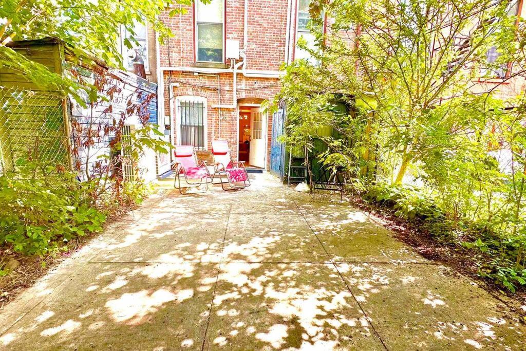 Apartment Bright, Airy, Luxe Hideaway”w” Private Backyard New York
