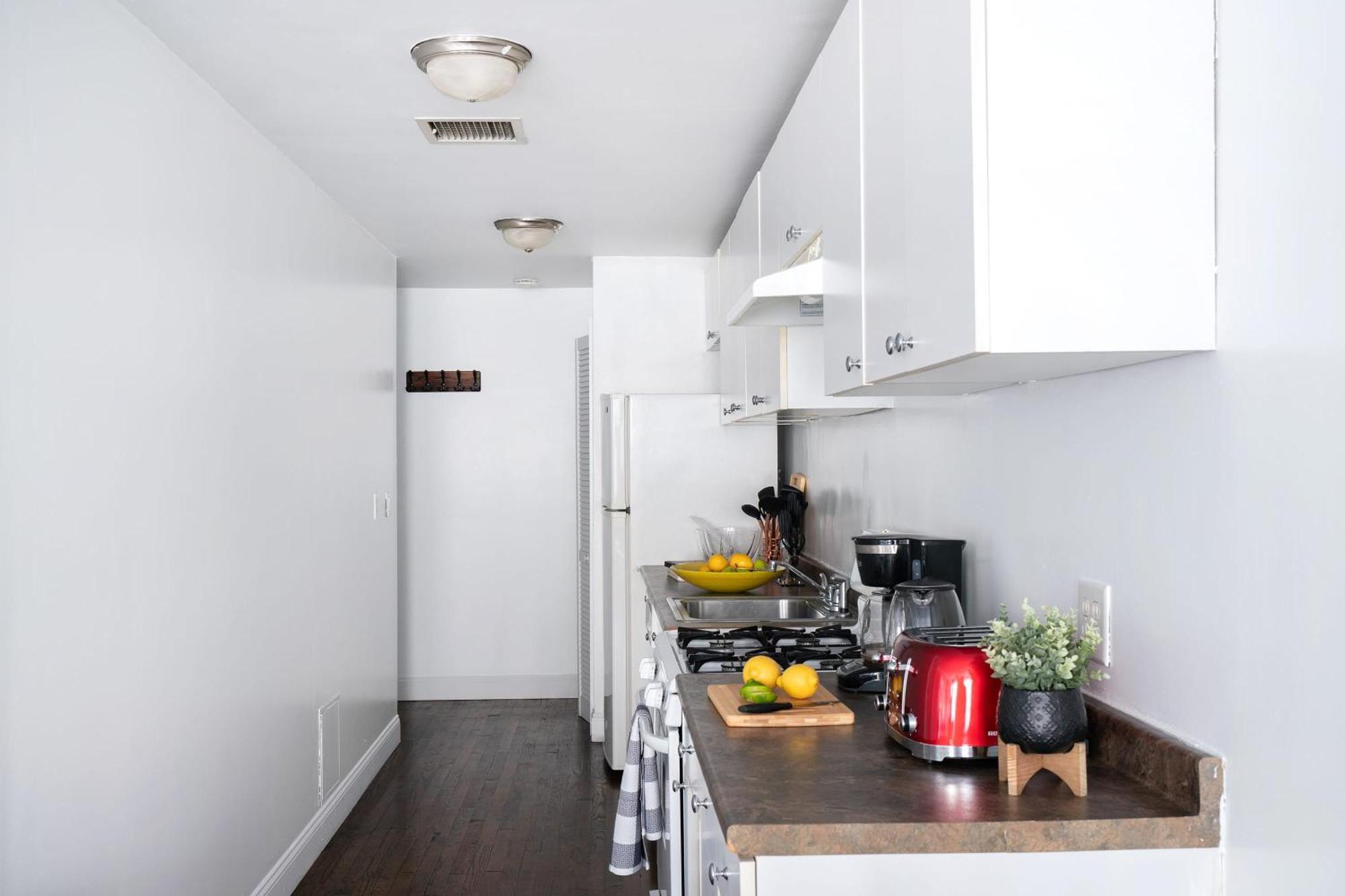Apartment 1435-3-3 Bedrooms 2bath W D Prime Upper East