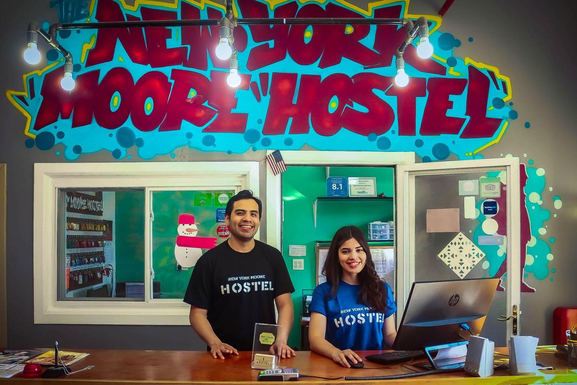 Hostel Ny Moore *