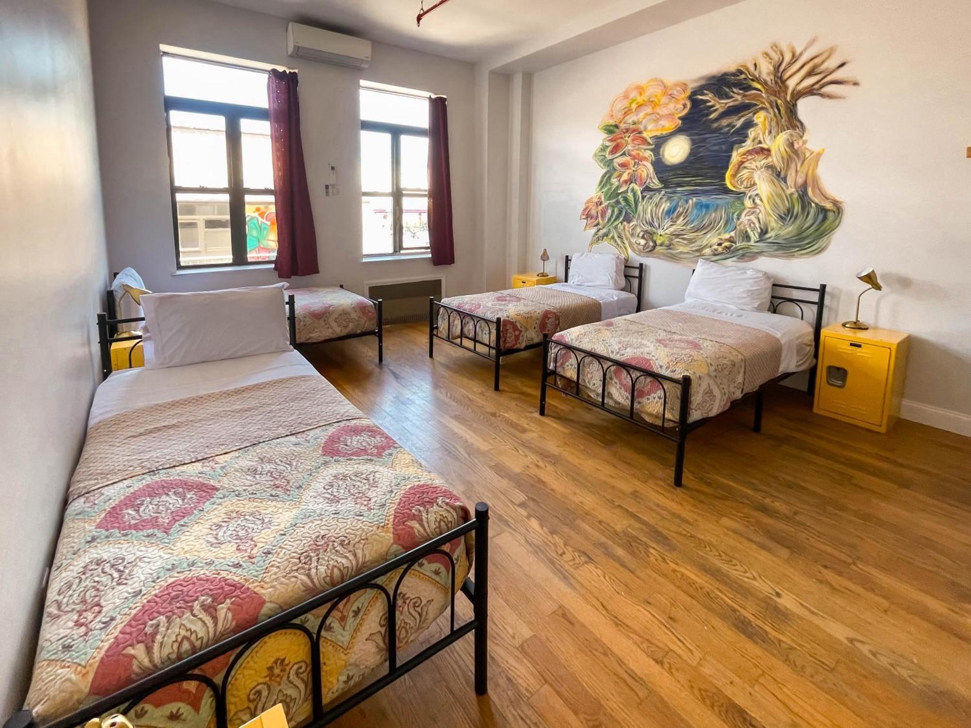 Hostel Ny Moore
