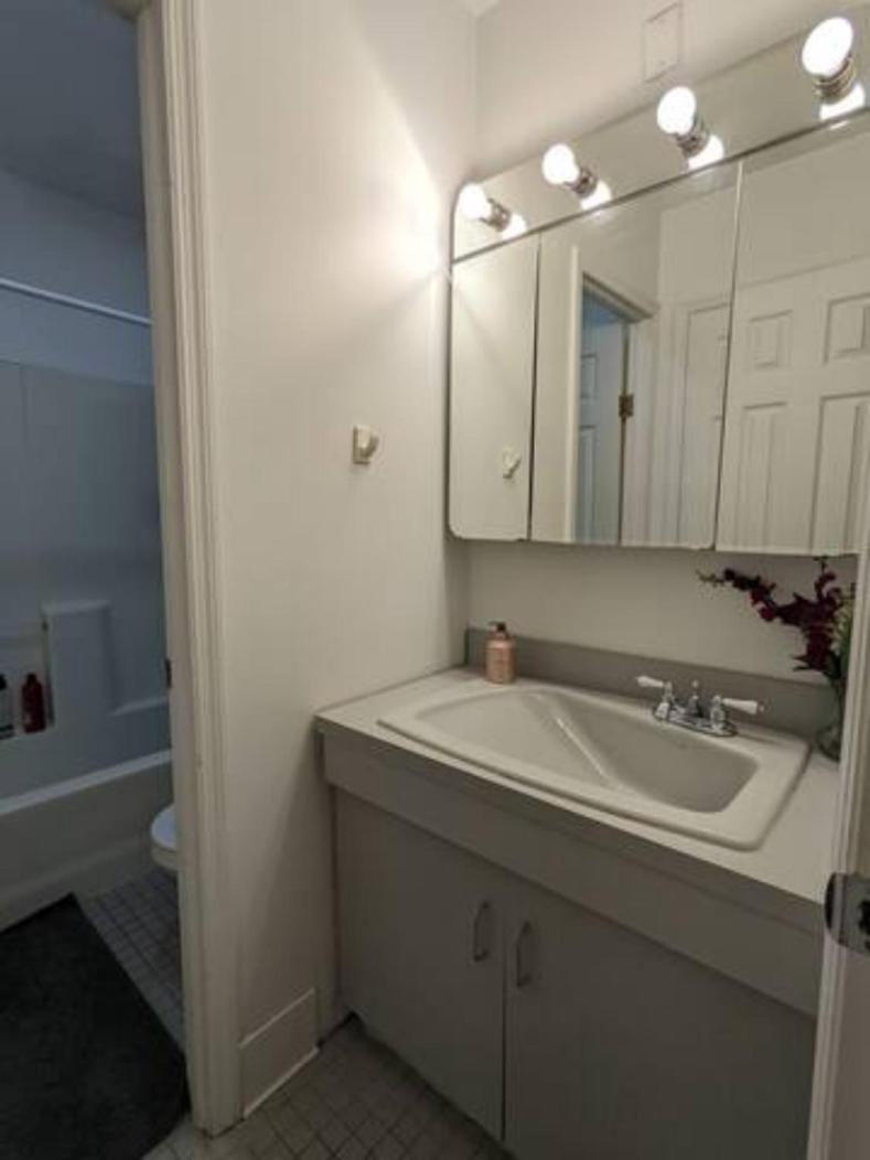 Central And Affordable Williamsburg Private Bedroom Close To Subway *
