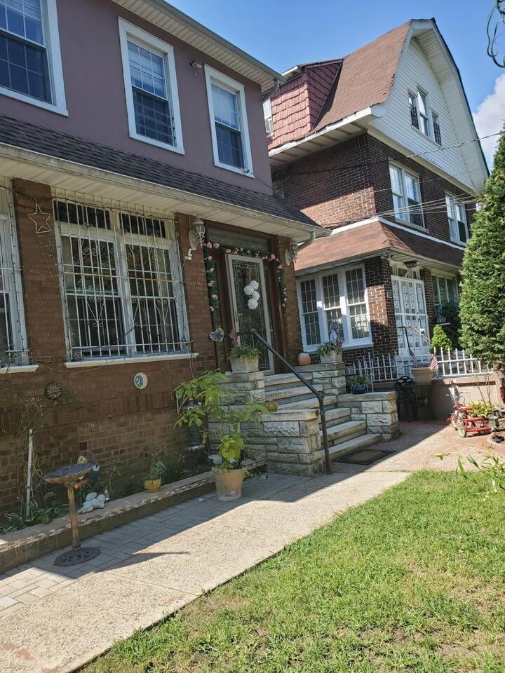 Lovely 2 Bedroom With 2 Entrance And Parking Apartment New York