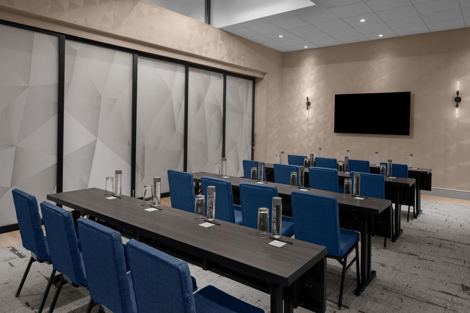 Hotel Courtyard By Marriott World Trade Center Area 3*