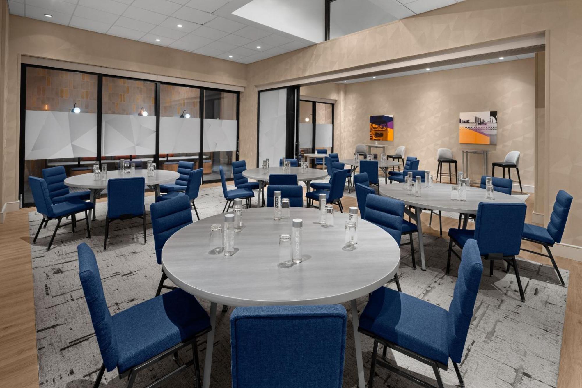 Courtyard By Marriott World Trade Center Area Hotel 3*