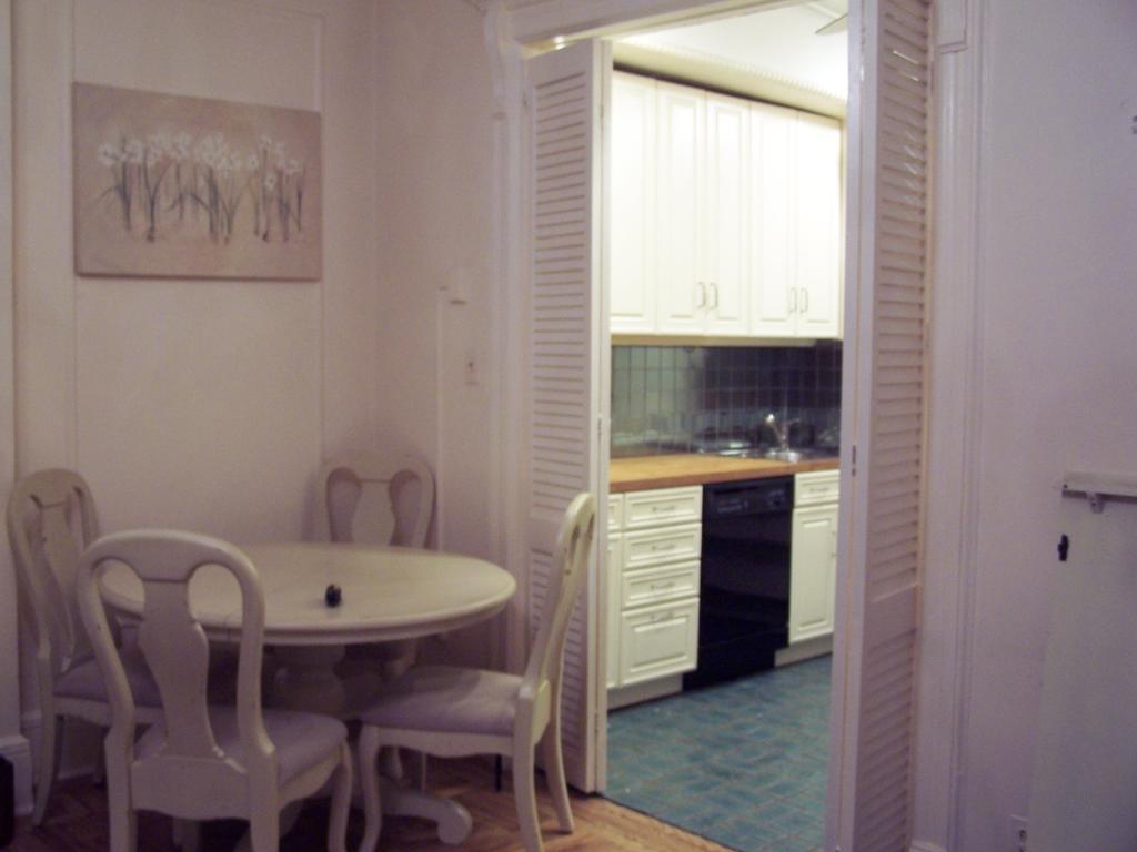 Brownstone Bed And No Breakfast New York