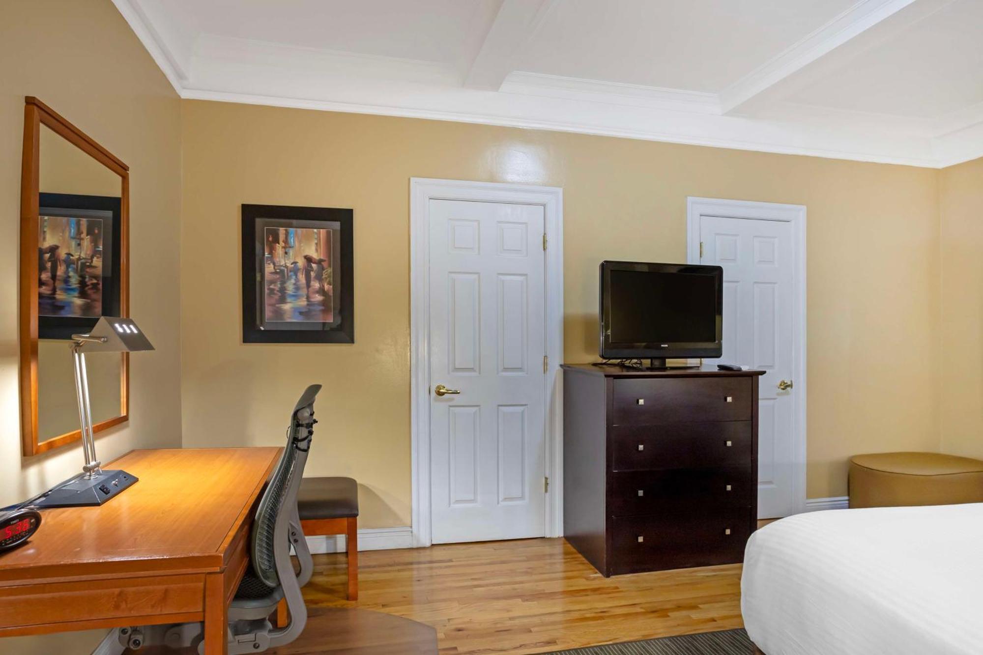 Best Western Plus Hospitality House New York