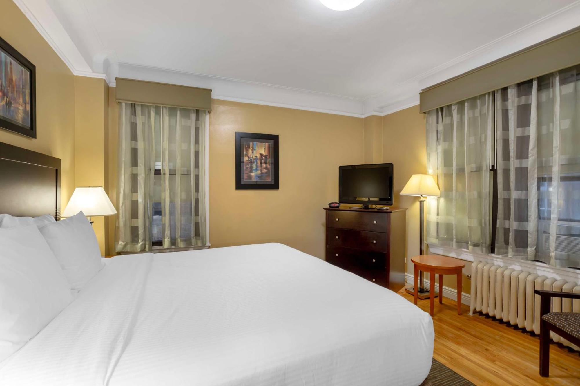 Best Western Plus Hospitality House Hotel
