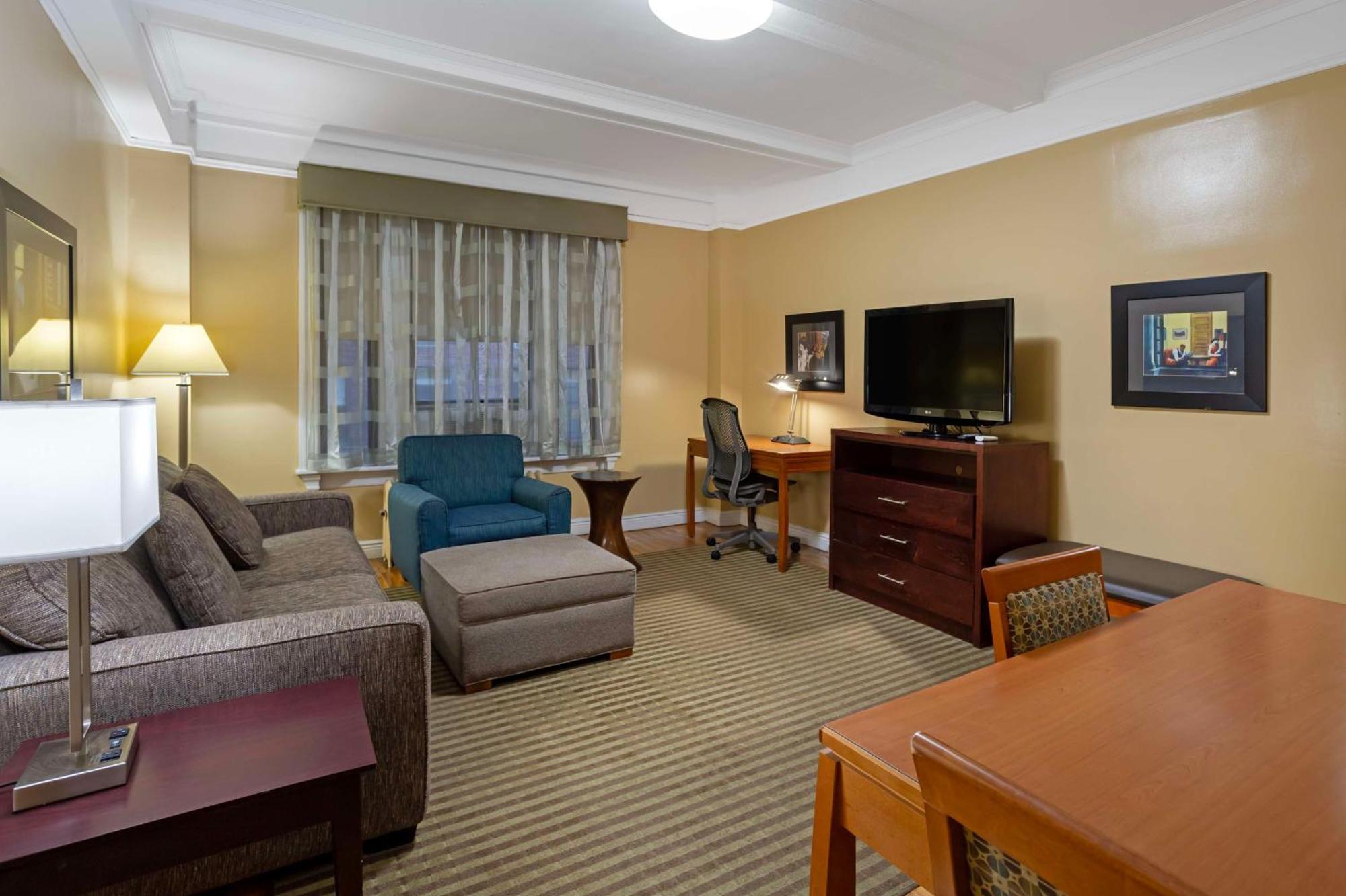 Best Western Plus Hospitality House Hotel