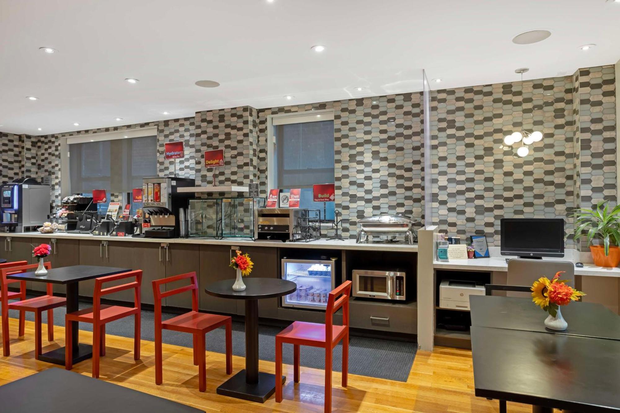 Best Western Plus Hospitality House 3*