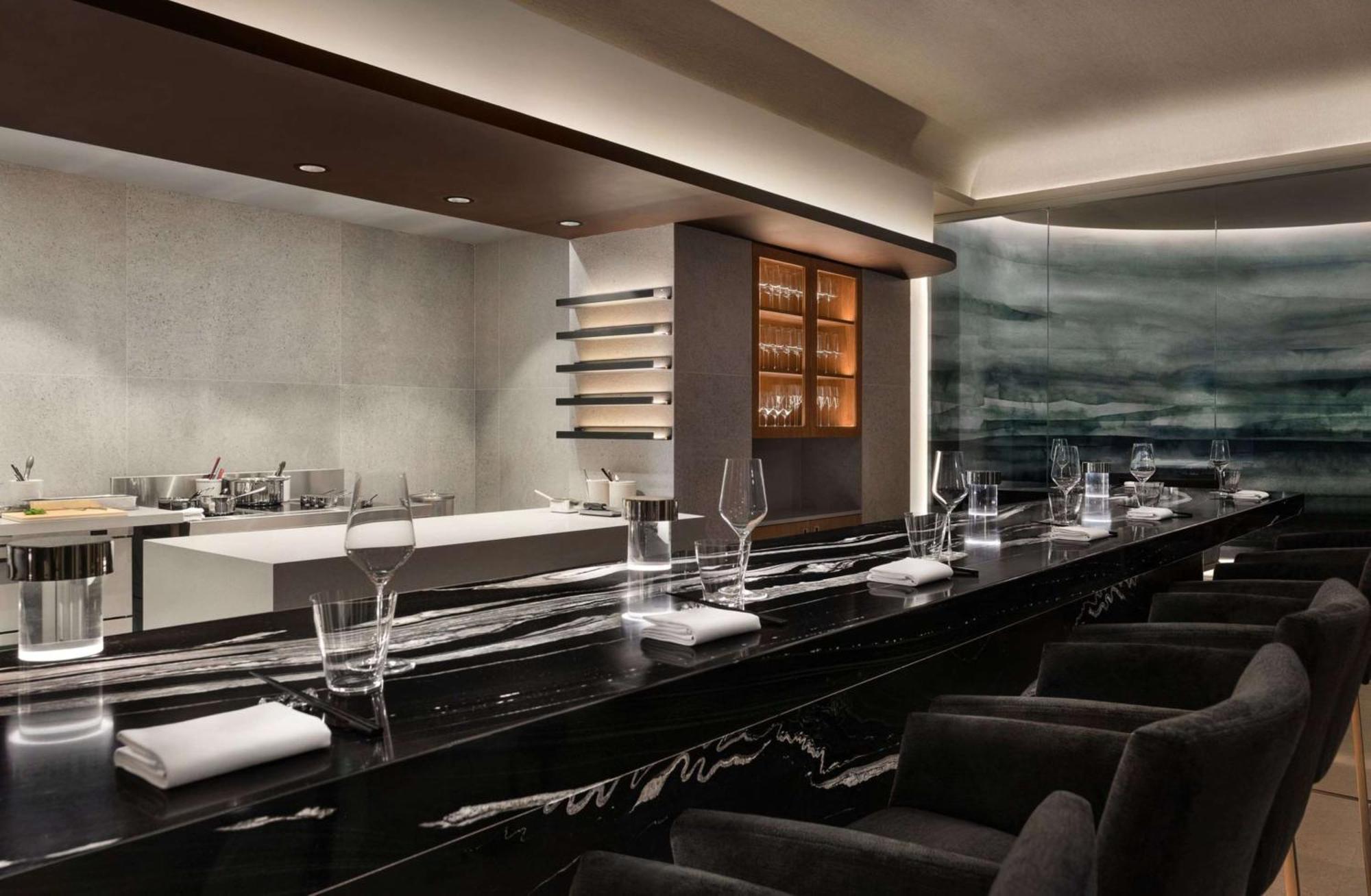 Martinique On Broadway, Curio Collection By Hilton New York