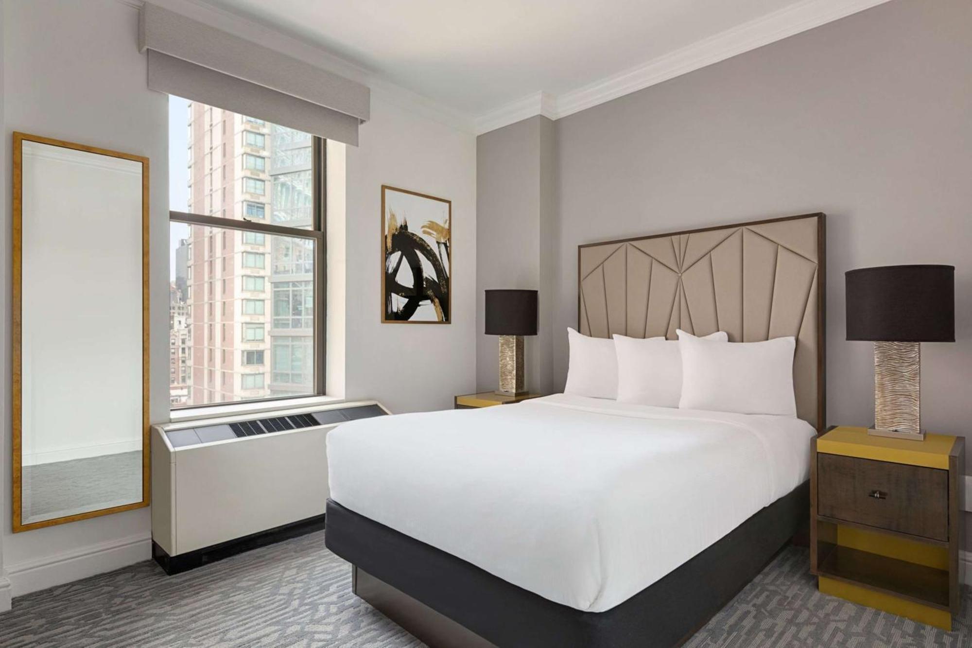 Hotel Martinique On Broadway, Curio Collection By Hilton