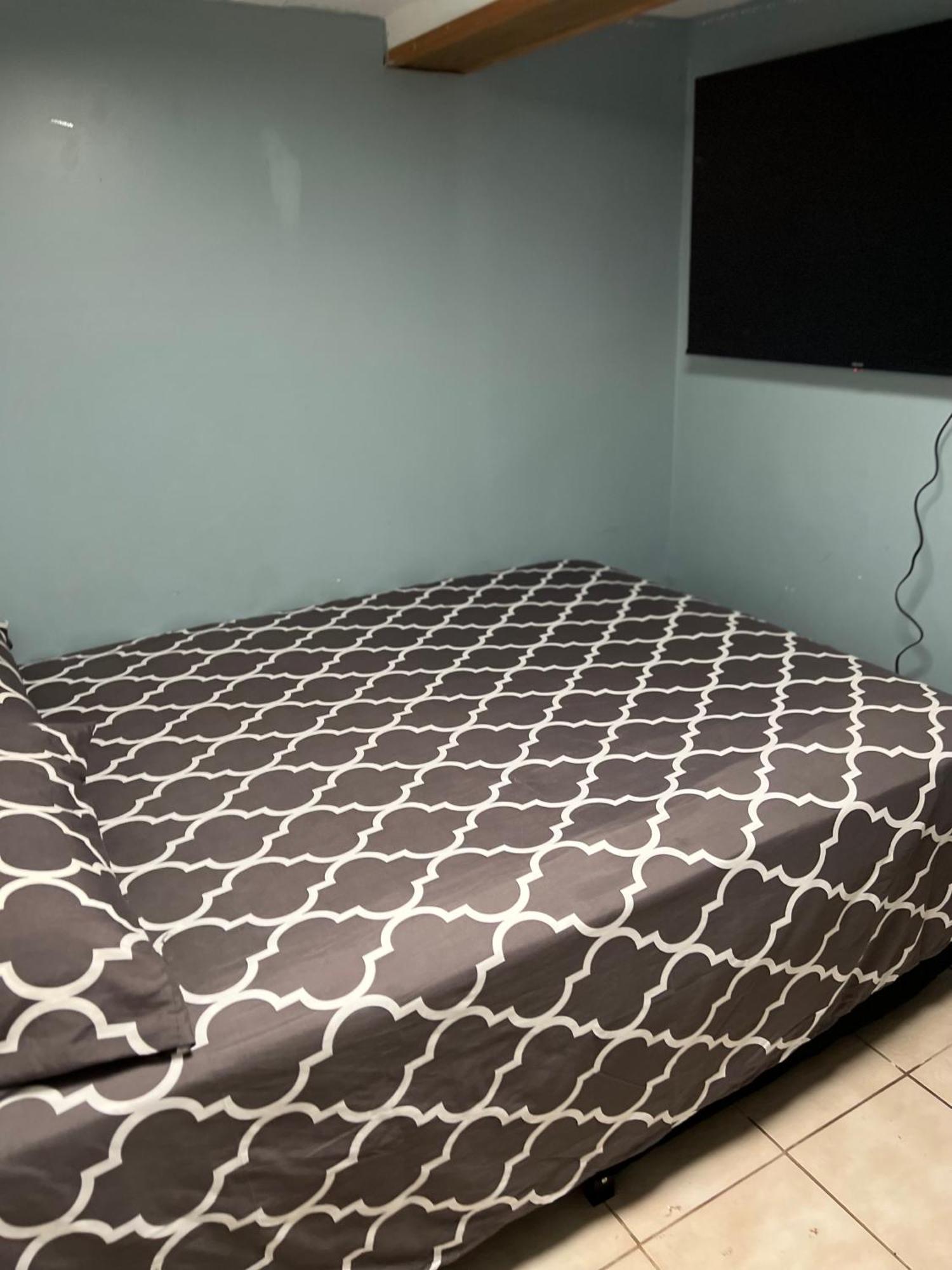 No Apt H 1 Basement Adrress Is Francis Lewis Blvd Queens Village