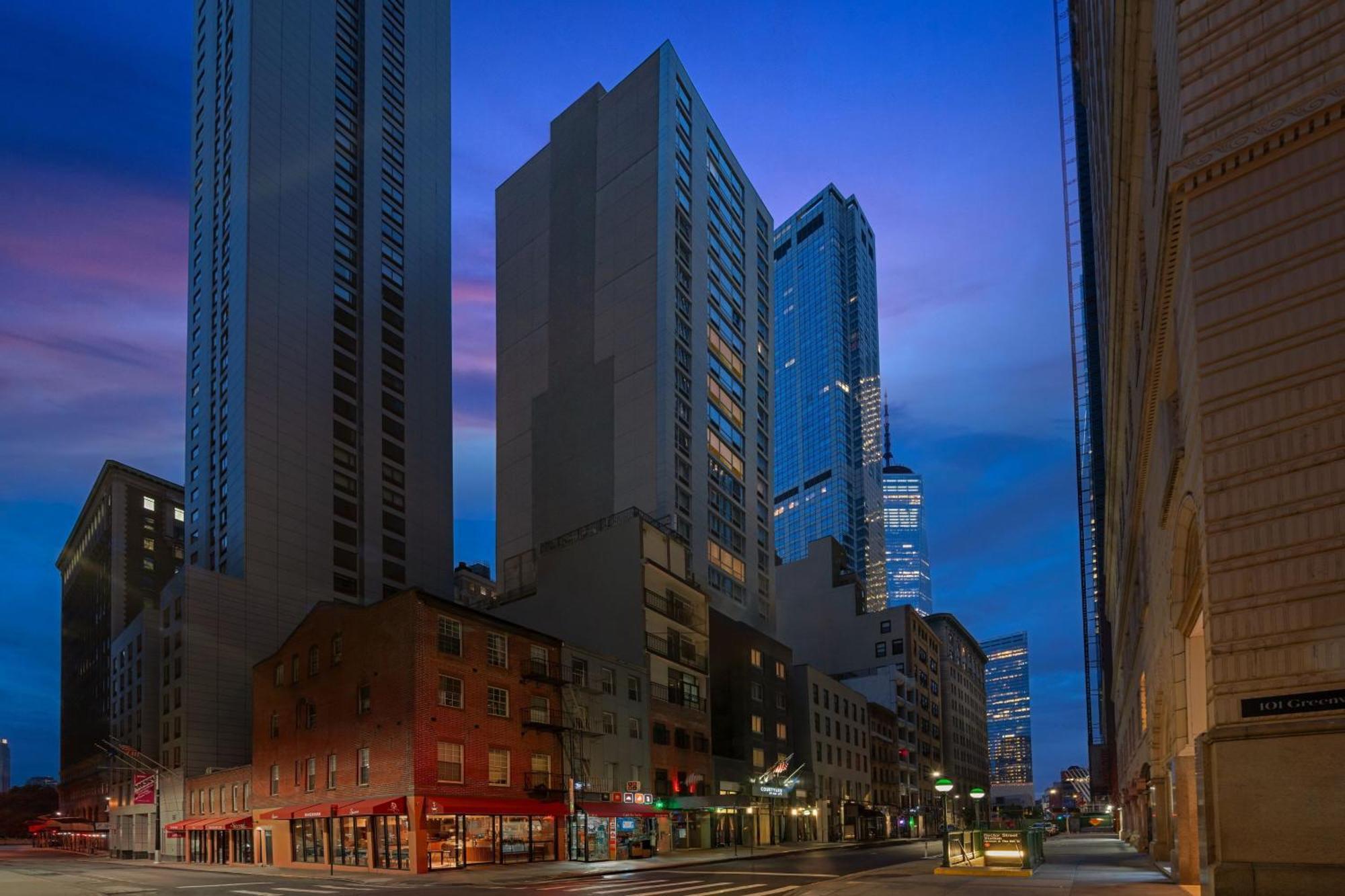 Courtyard By Marriott World Trade Center Area Hotel New York