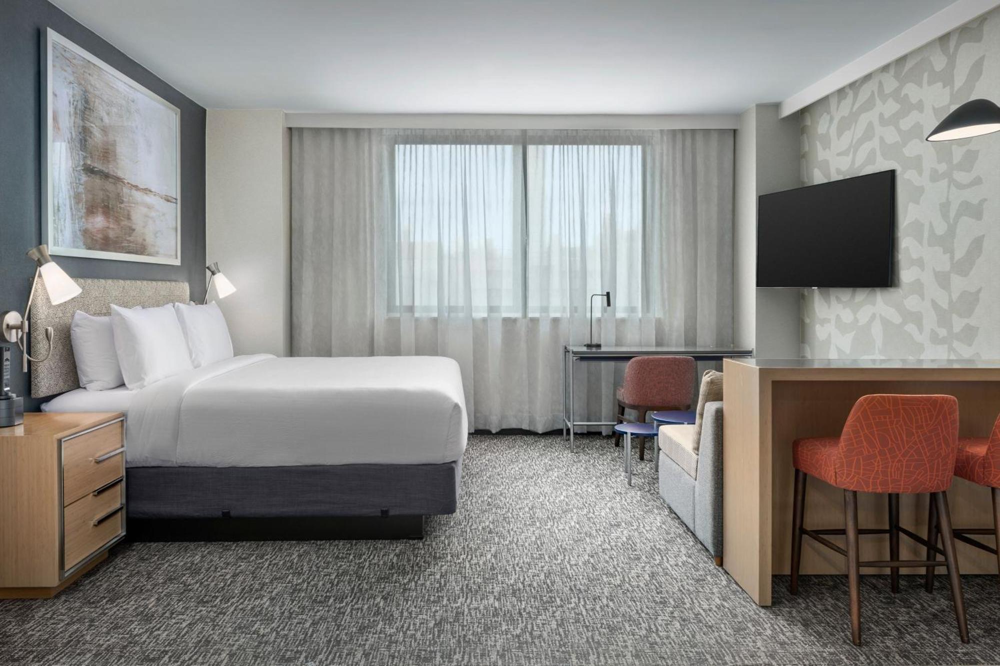 Hotel By Marriott Queens New York