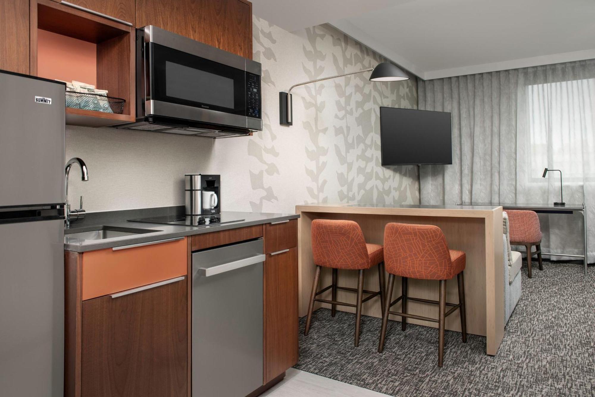 Hotel By Marriott Queens