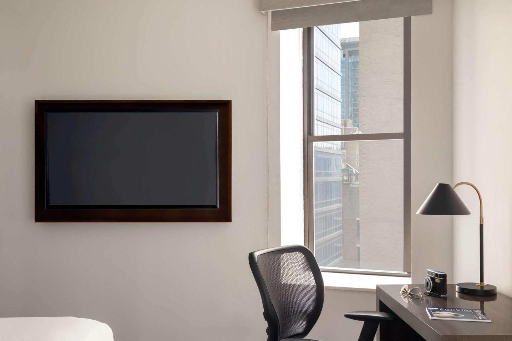 Hotel Martinique On Broadway, Curio Collection By Hilton