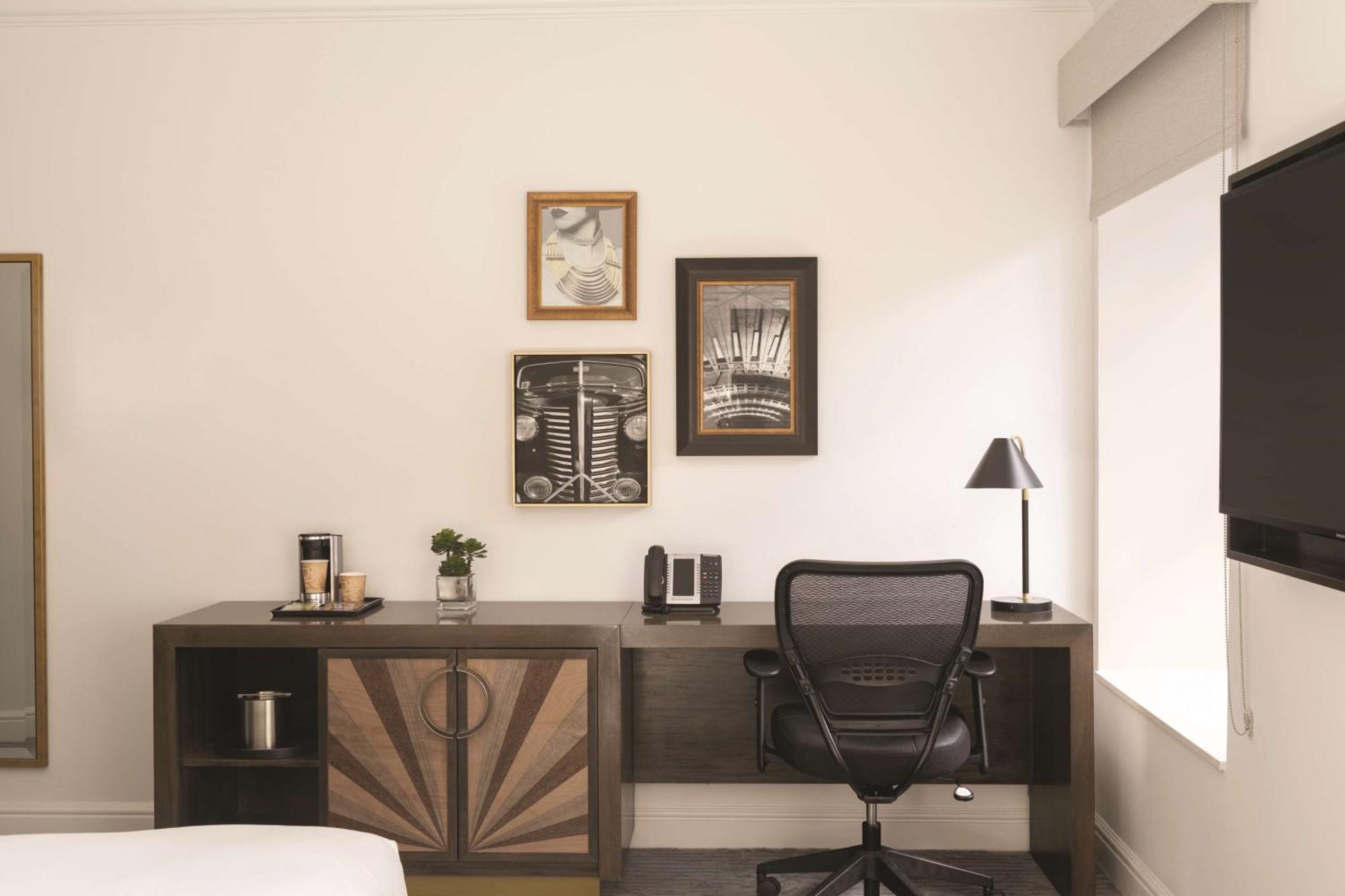 Hotel Martinique On Broadway, Curio Collection By Hilton