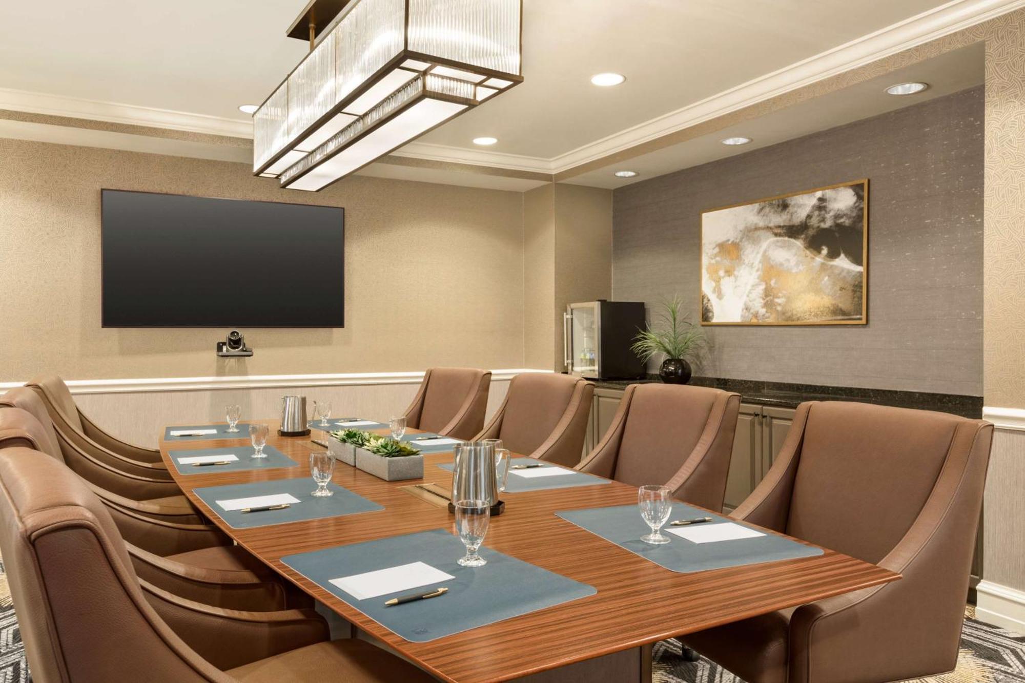 Martinique On Broadway, Curio Collection By Hilton