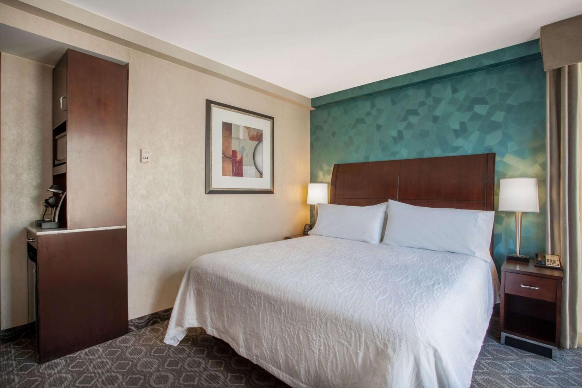 Hilton Garden West 35th Street 3*