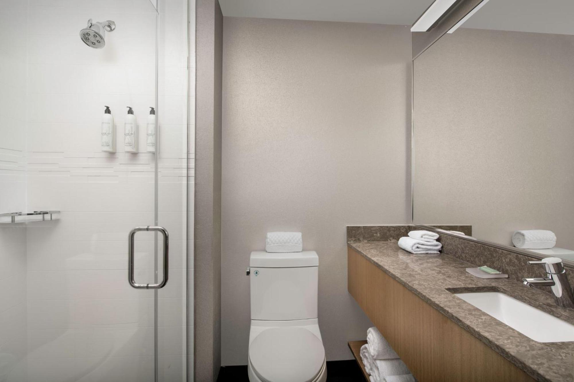 Hotel Springhill By Marriott Queens New York