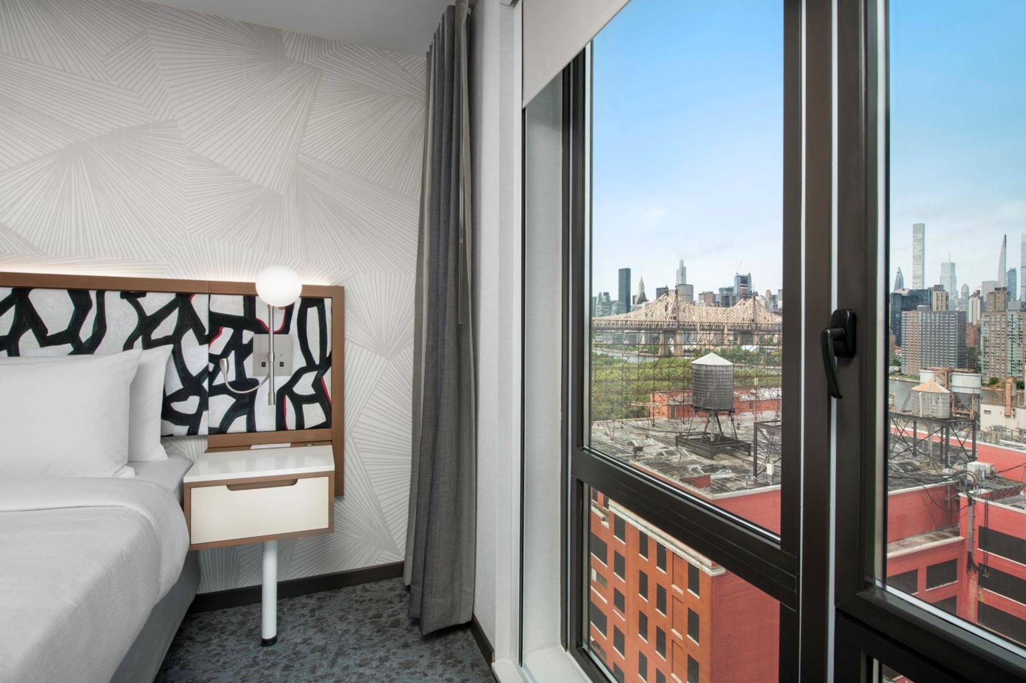 Hotel Springhill By Marriott Queens