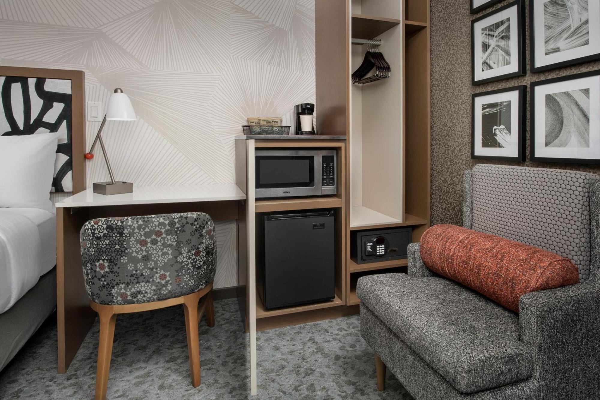 Springhill By Marriott Queens 3*