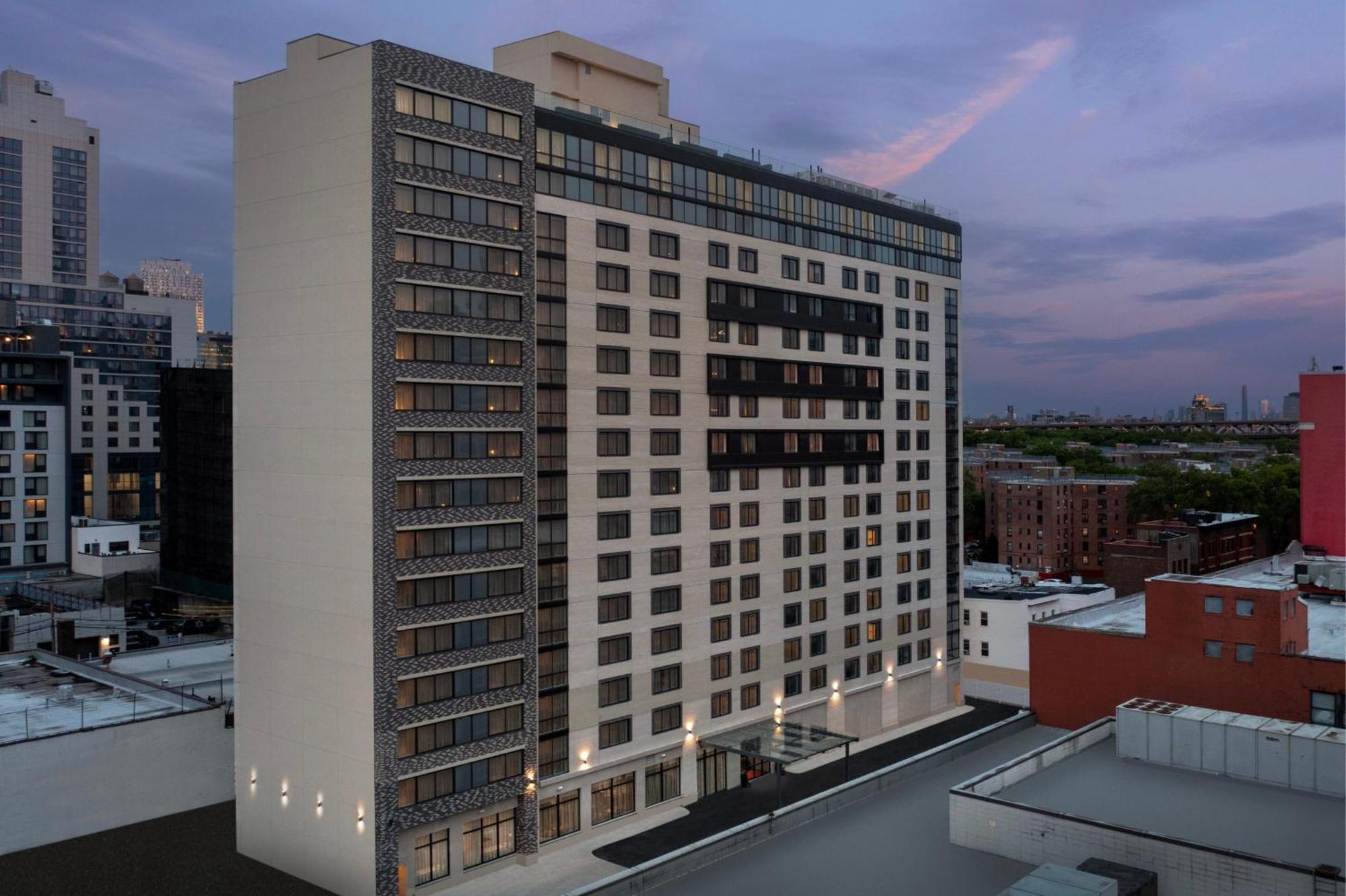 Springhill By Marriott Queens Hotel New York
