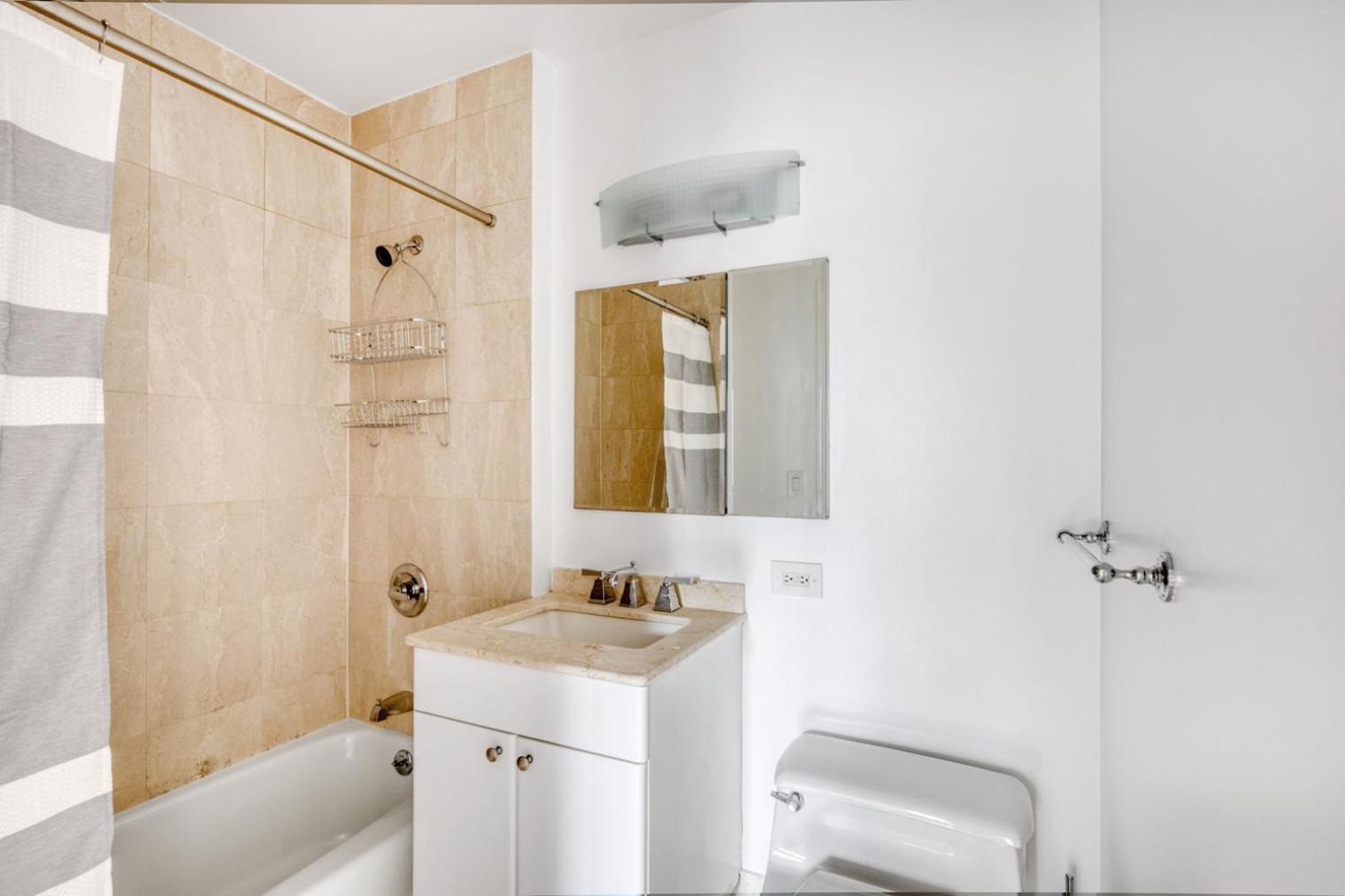 Midtown 1br W Dm Elevator Gym Nr Times Sq Nyc-799 *