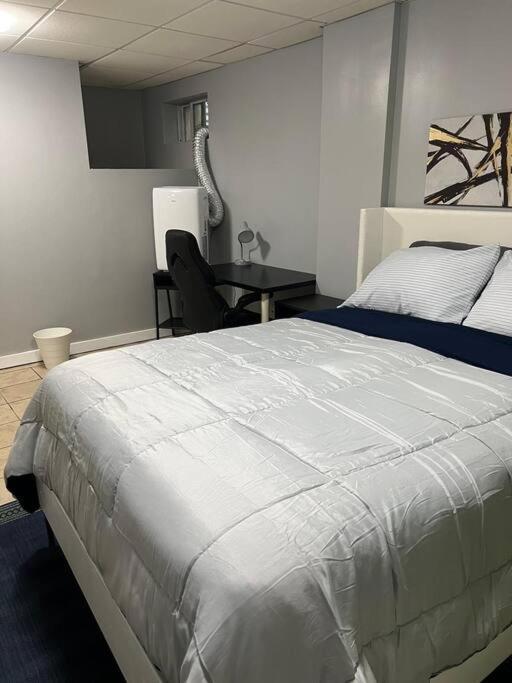 Apartment 305-b. New York