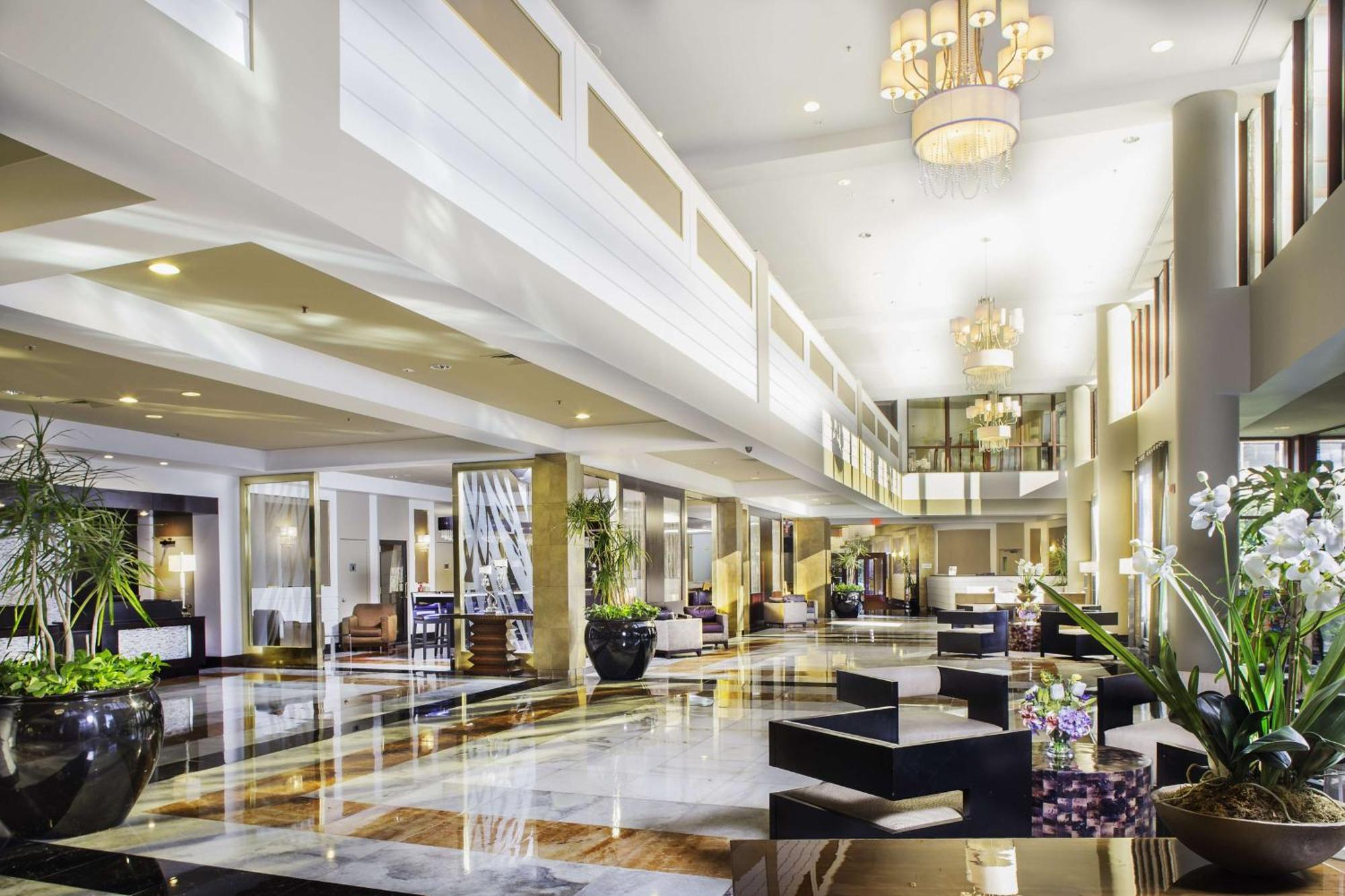 Laguardia Plaza 3*