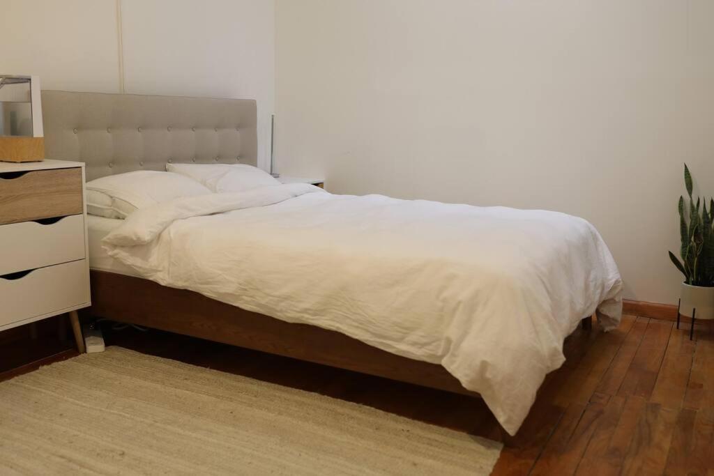 Apartment Beautiful & Massive 4 Bdr With Bonus Perks!