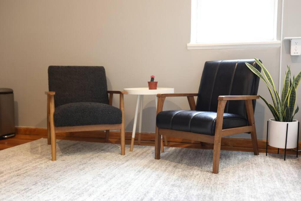 Apartment Beautiful & Massive 4 Bdr With Bonus Perks! *