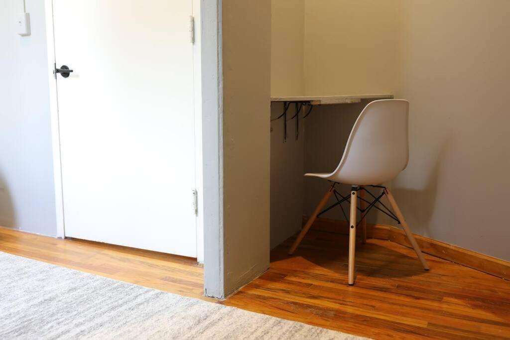 Beautiful & Massive 4 Bdr With Bonus Perks! Apartment *