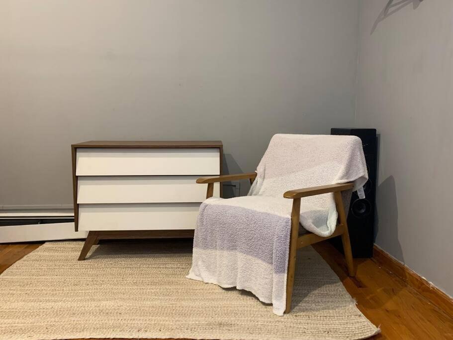 Beautiful & Massive 4 Bdr With Bonus Perks! Apartment New York