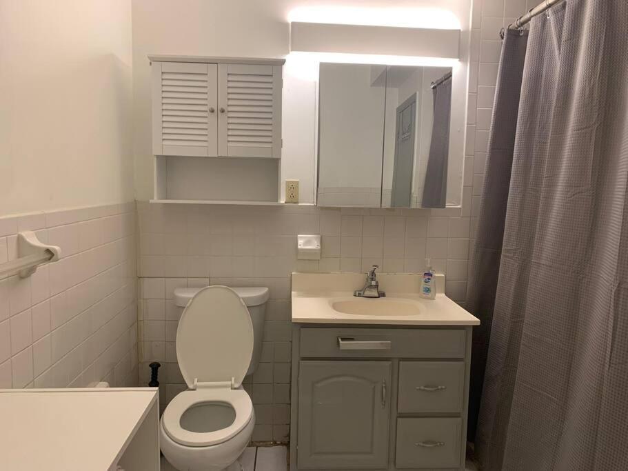 Beautiful & Massive 4 Bdr With Bonus Perks! Apartment