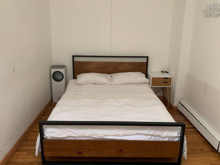 Beautiful & Massive 4 Bdr With Bonus Perks! Apartment *