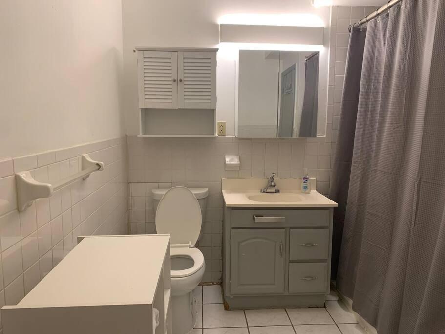 Beautiful & Massive 4 Bdr With Bonus Perks! Apartment